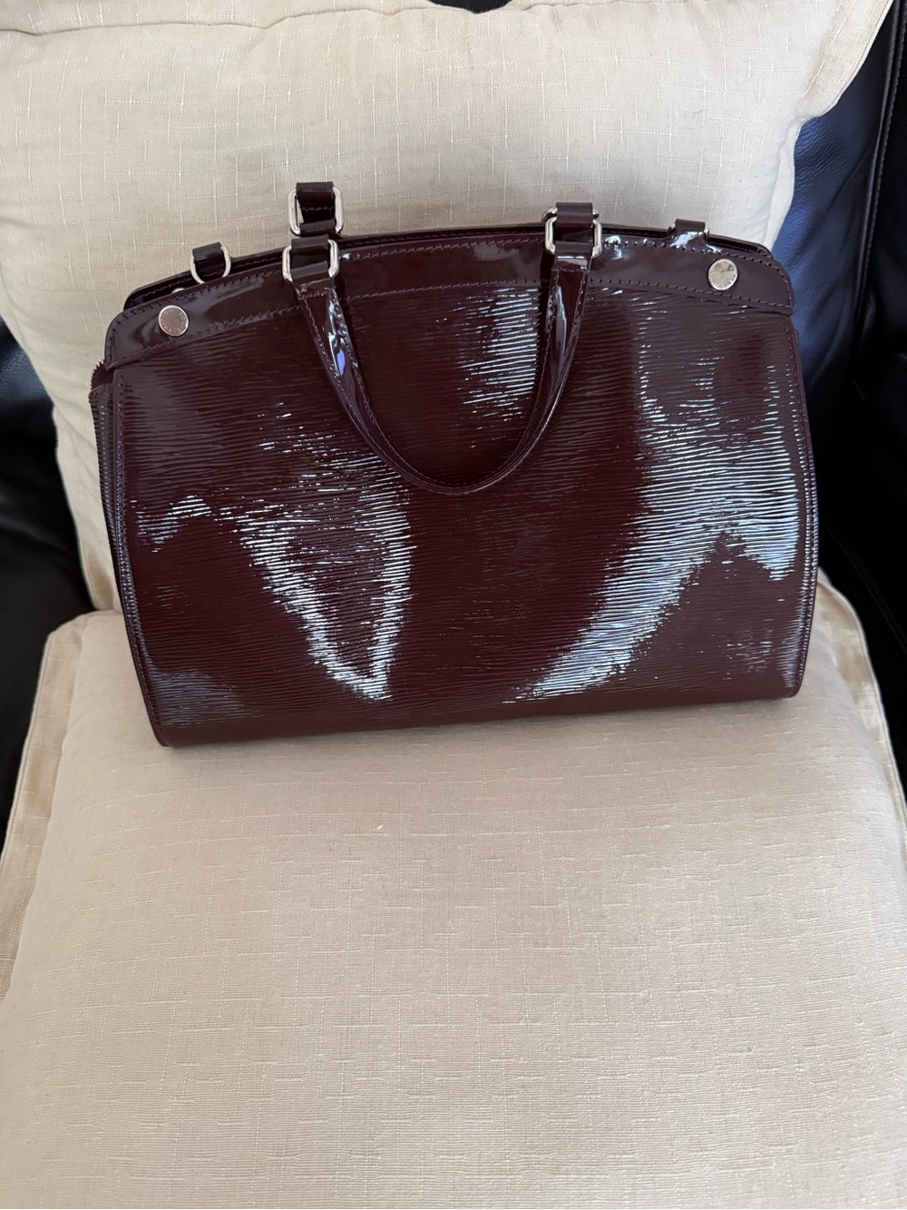 AUTHENTIC Louis Vuitton
Brea Handbag Electric Epi Leather MM